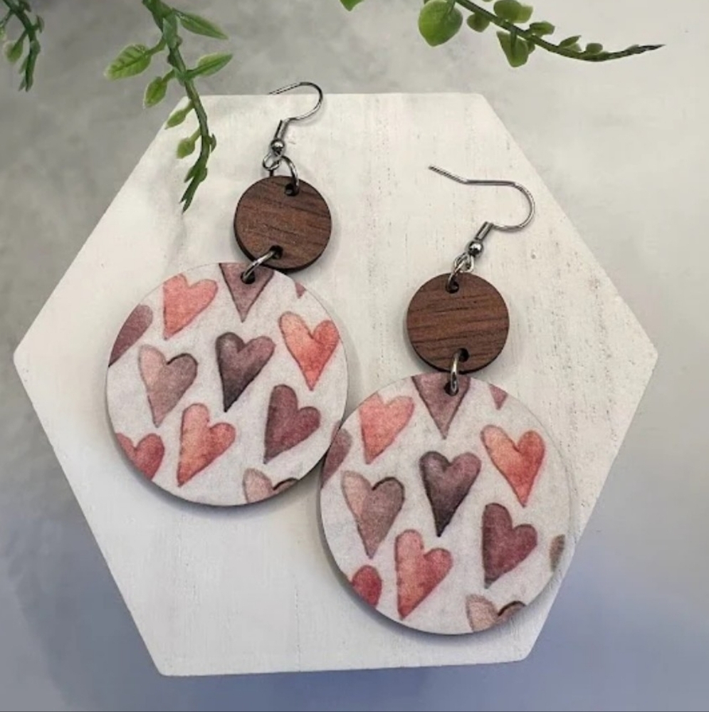 Hearts Wooden Heart Dangle Earrings New - Picture 3 of 4